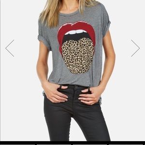 LAUREN MOSHI TEE 👅